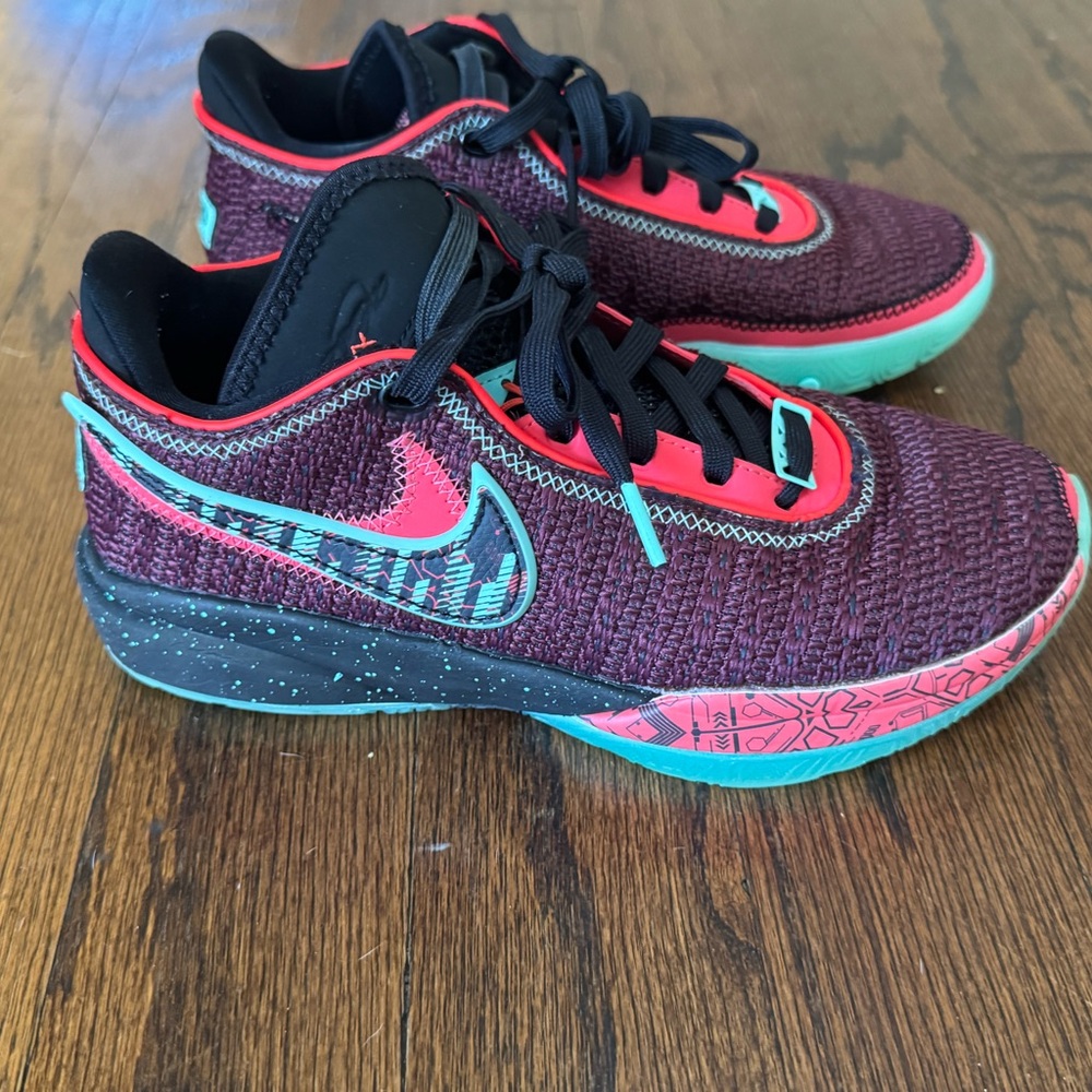 Nike LeBron XX 20 Basketball Shoes